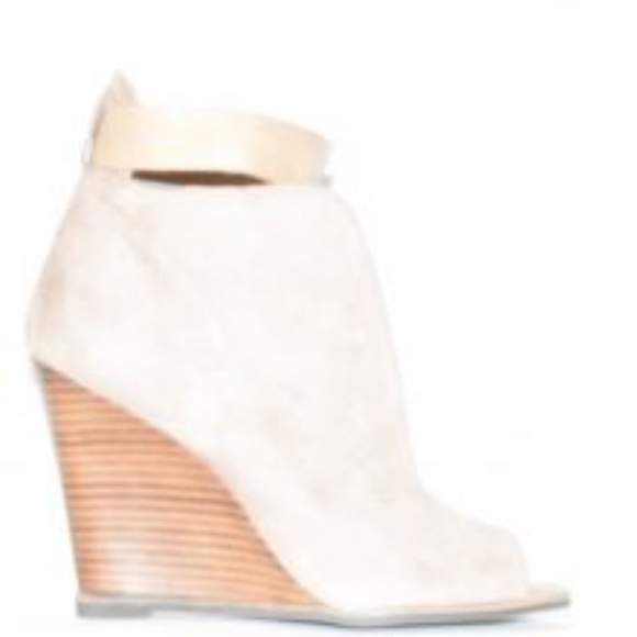 Strut - Picture 3 of 5